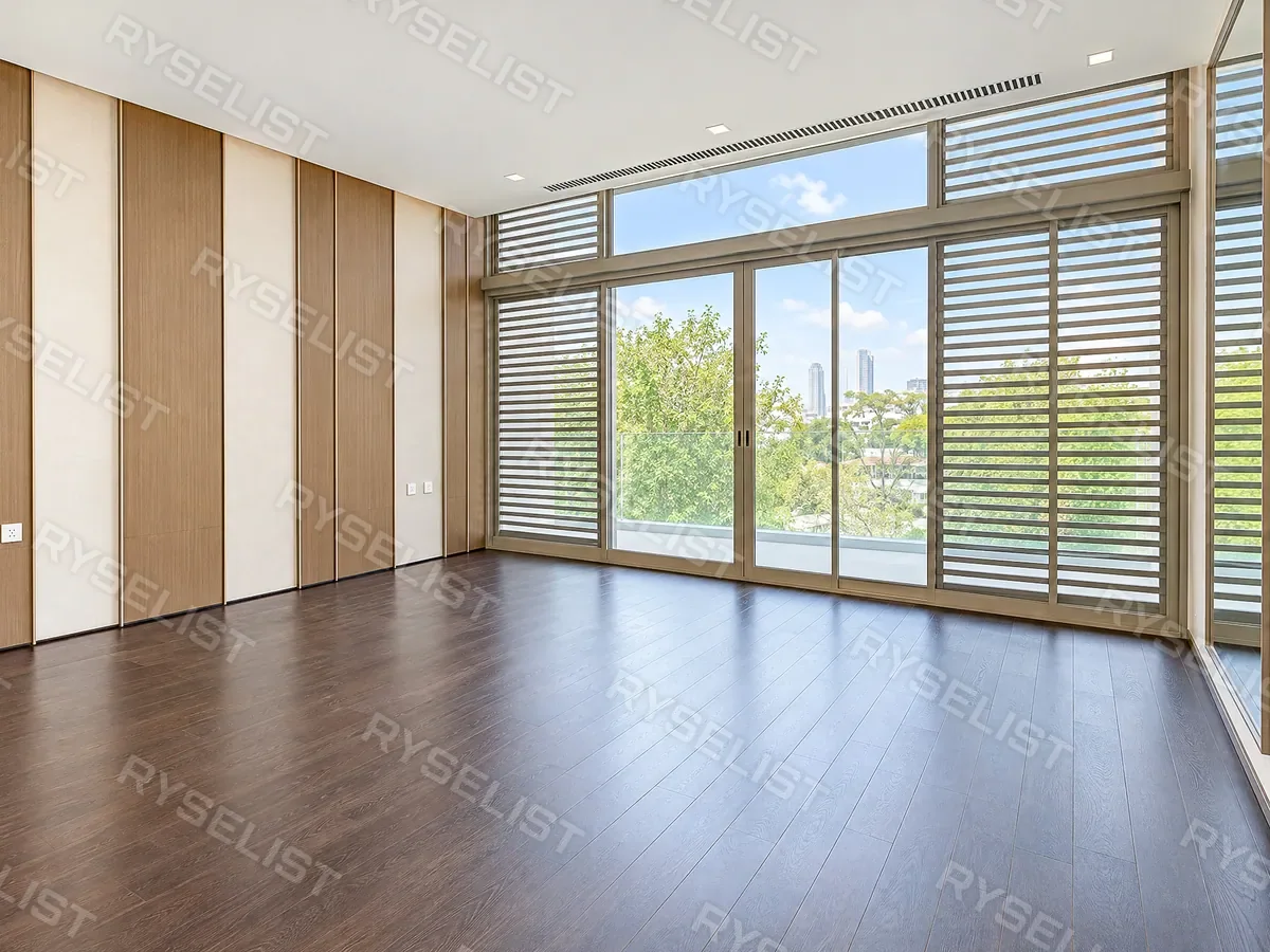 64 photos before 8:20, delivered listing photo 10