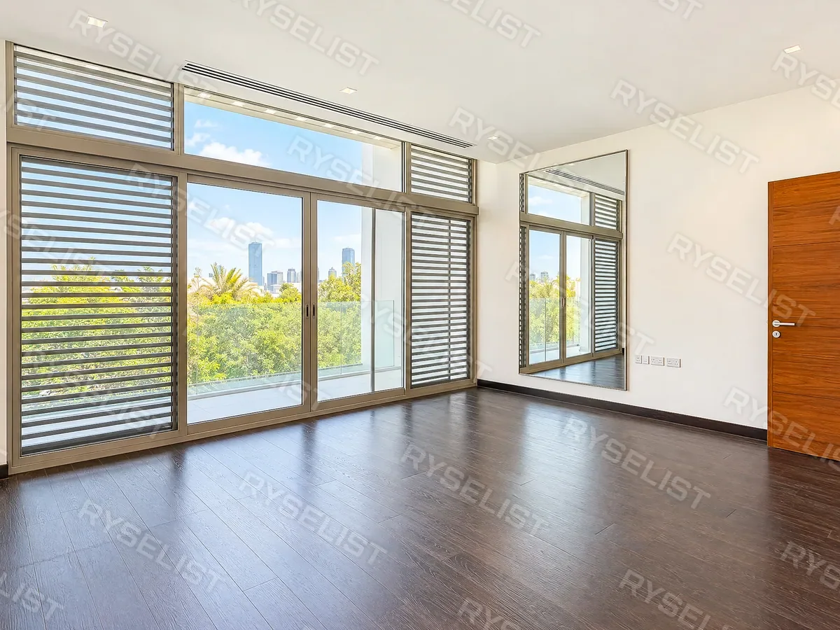 64 photos before 8:20, delivered listing photo 12