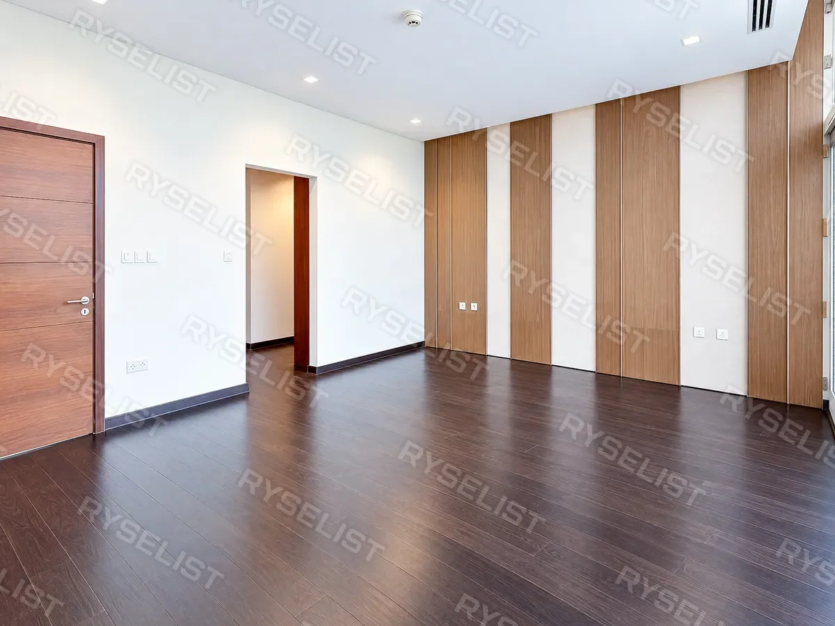 64 photos before 8:20, delivered listing photo 16