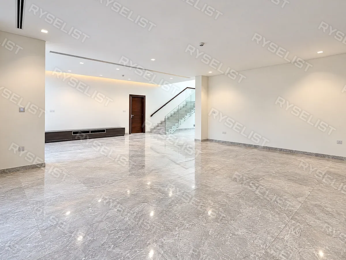 64 photos before 8:20, delivered listing photo 25