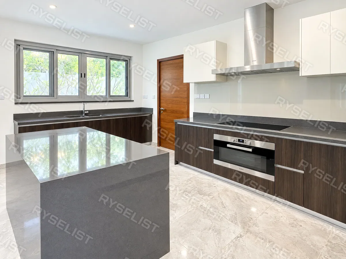 64 photos before 8:20, delivered listing photo 32