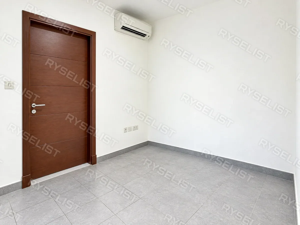 64 photos before 8:20, delivered listing photo 35