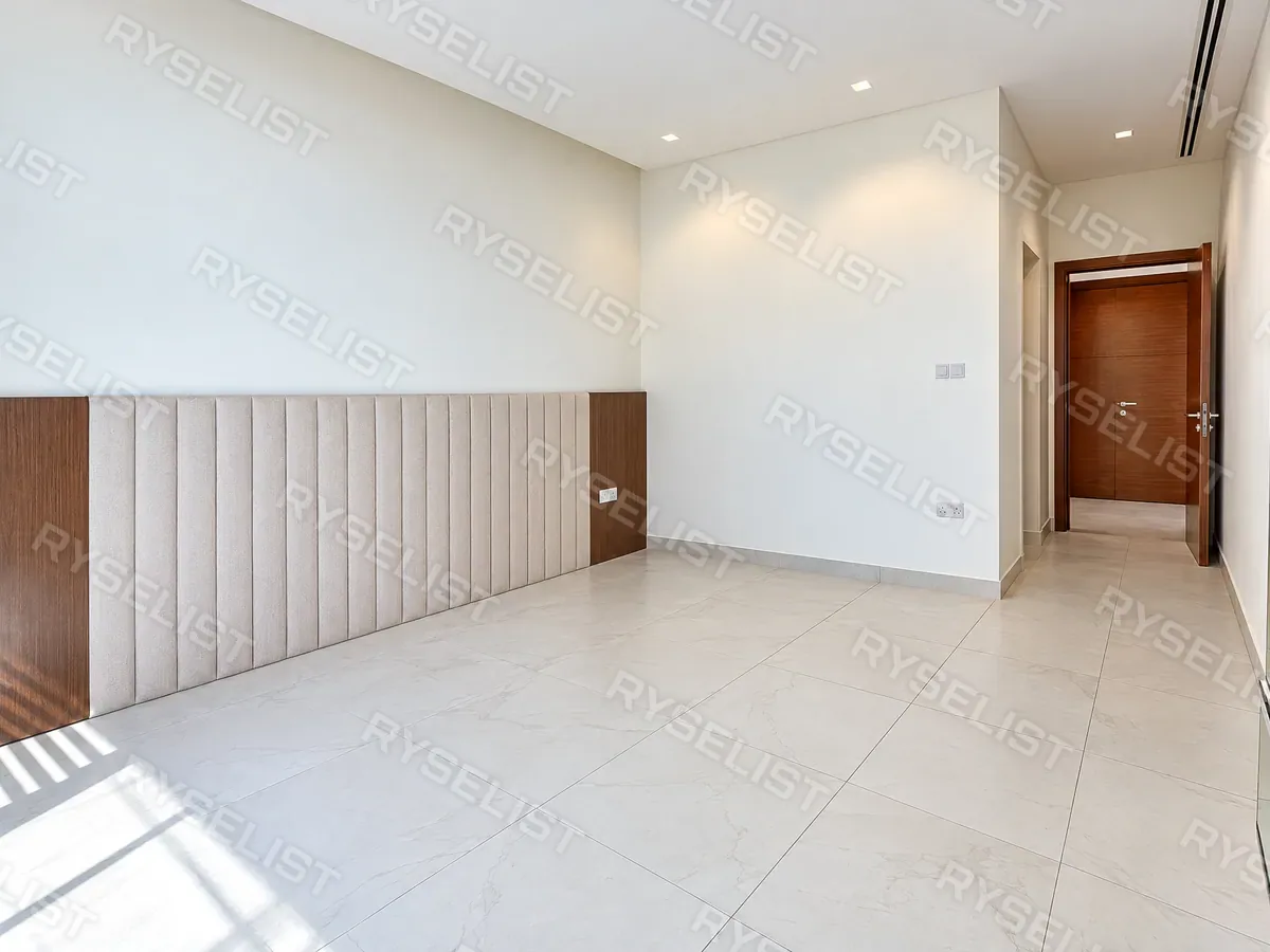 64 photos before 8:20, delivered listing photo 42
