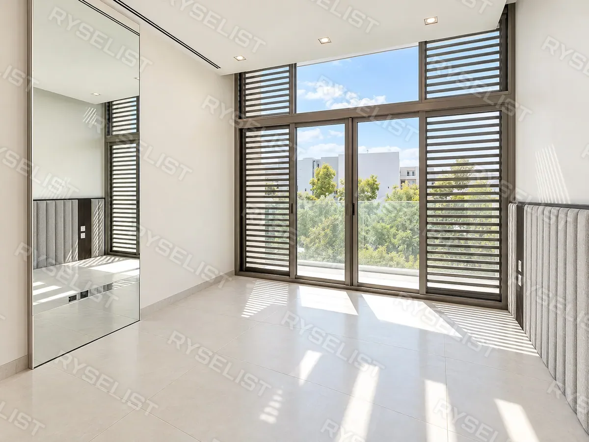 64 photos before 8:20, delivered listing photo 46