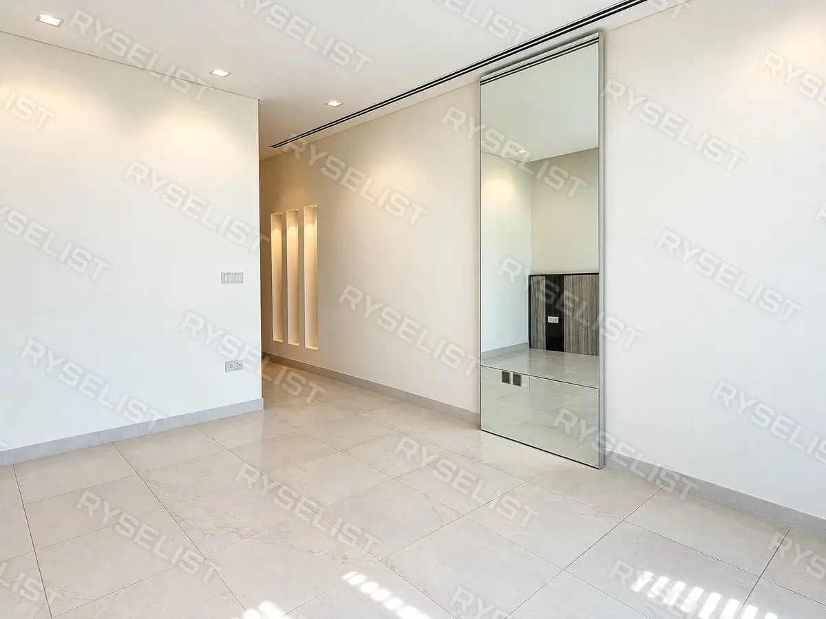 64 photos before 8:20, delivered listing photo 47