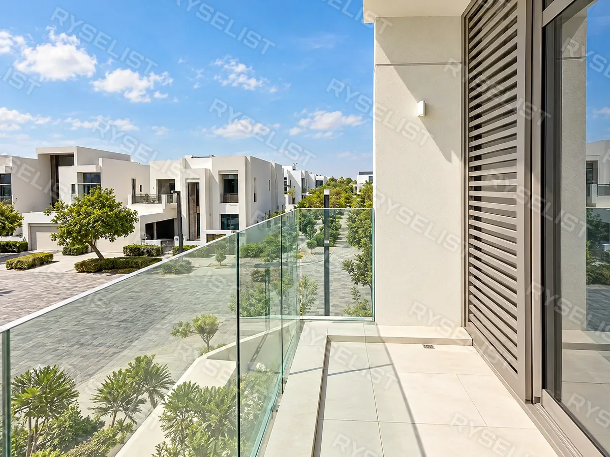 64 photos before 8:20, delivered listing photo 48