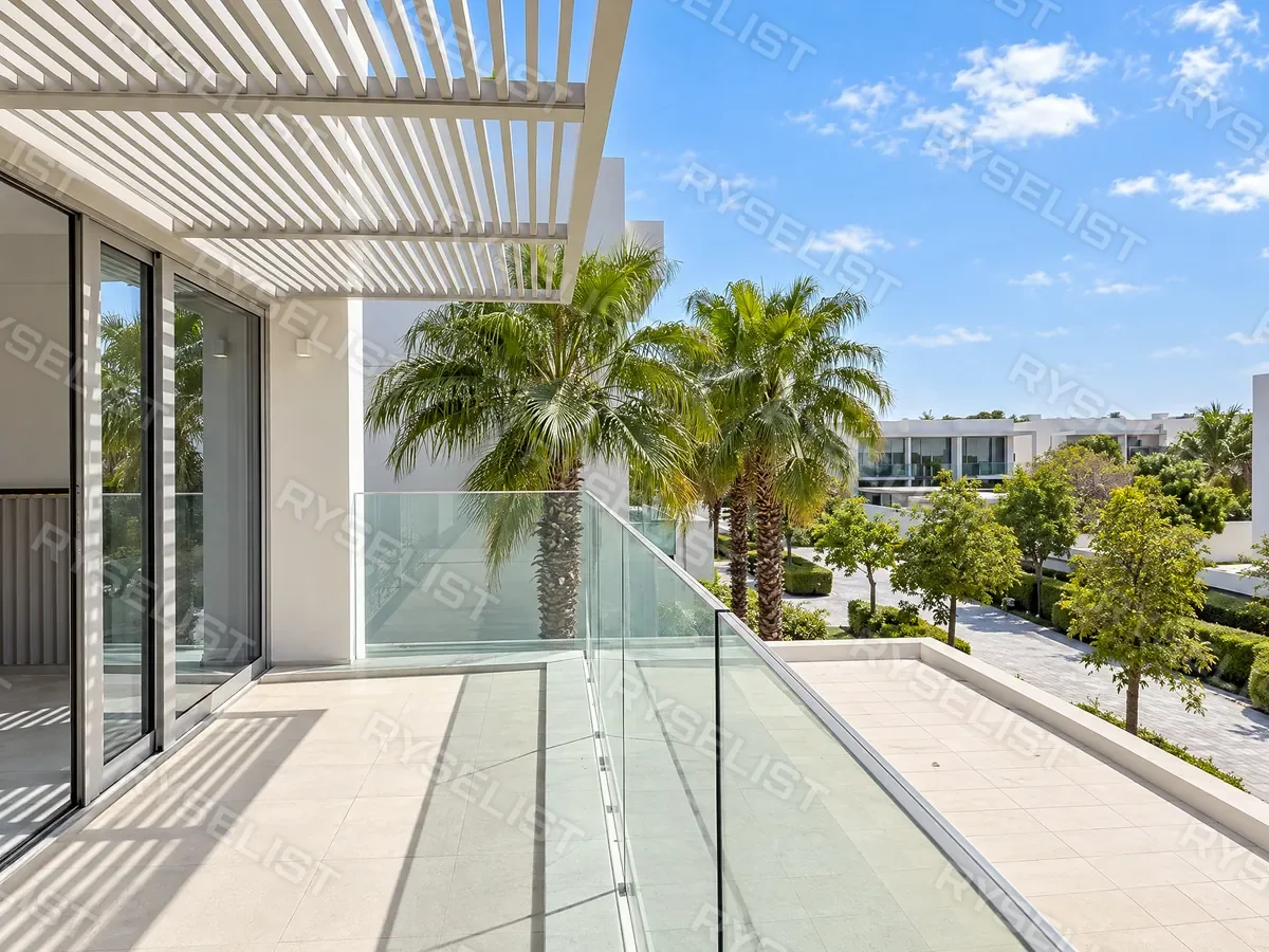 64 photos before 8:20, delivered listing photo 52