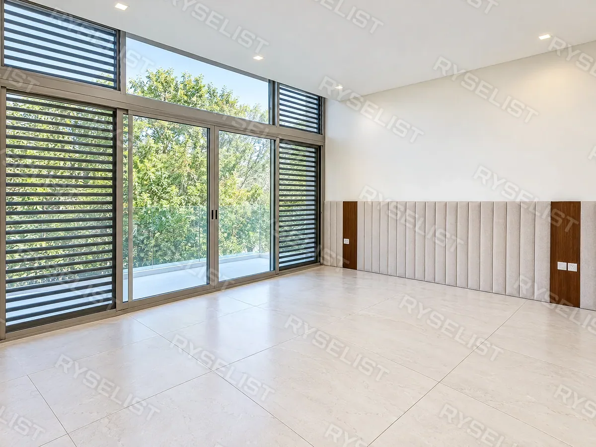64 photos before 8:20, delivered listing photo 54