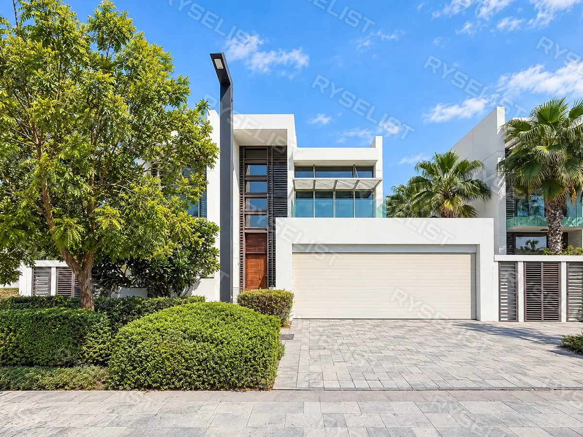 64 photos before 8:20, delivered listing photo 2