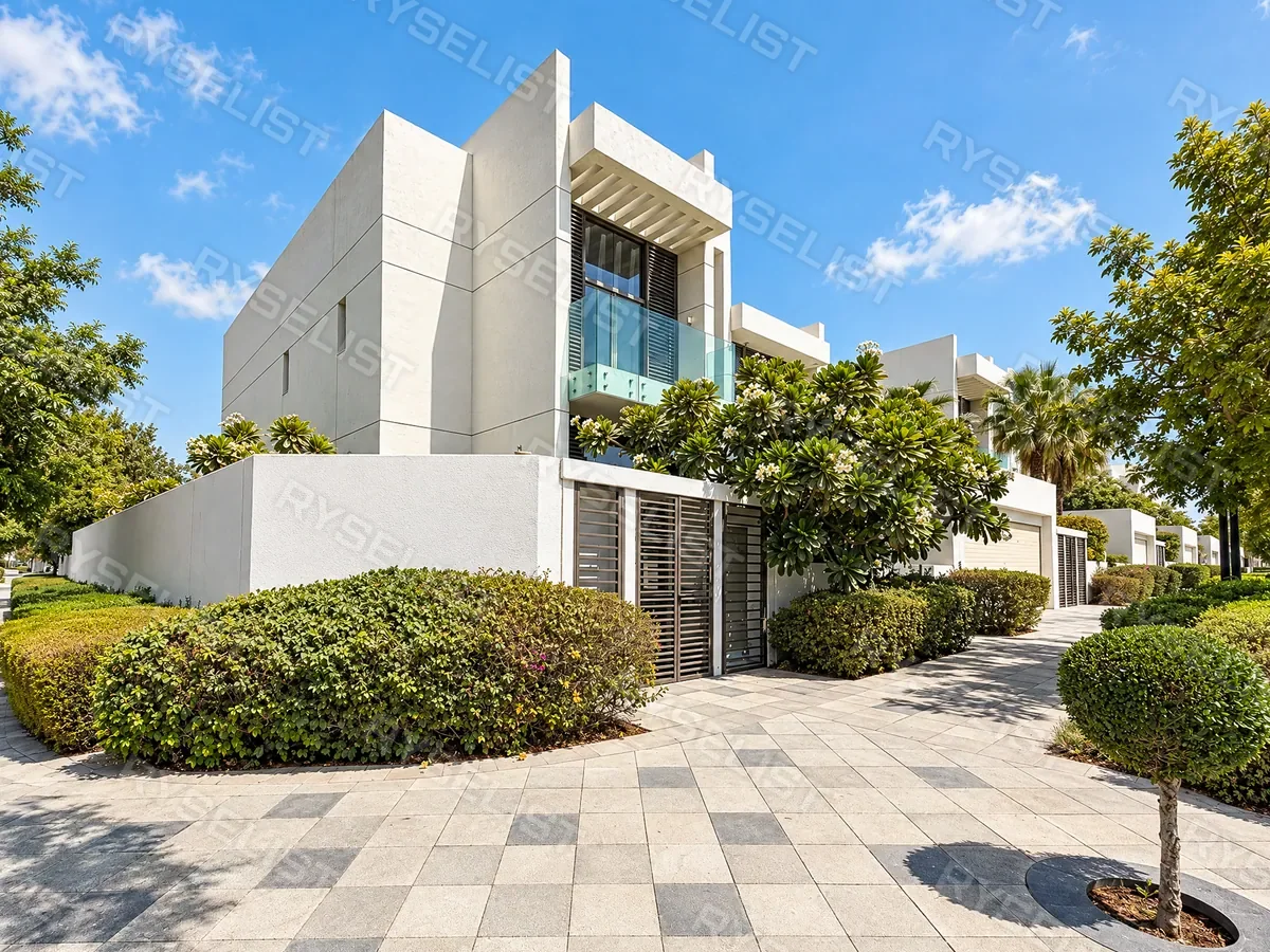 64 photos before 8:20, delivered listing photo 61